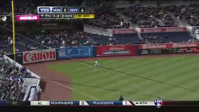Watch Andruw Jones Get Hit With A Bunch Of Onion Rings