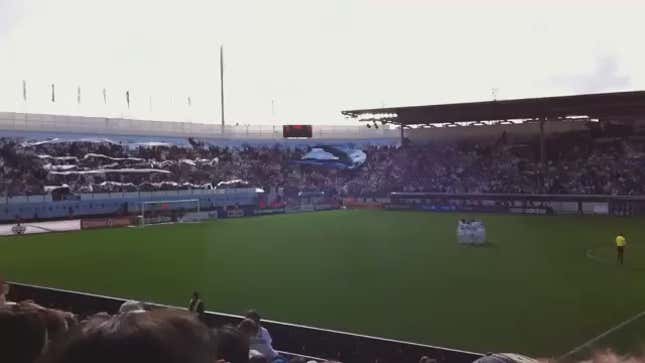 Canadian Hero Steve Nash Pumps Up Fellow Canadians At Canadian MLS Game