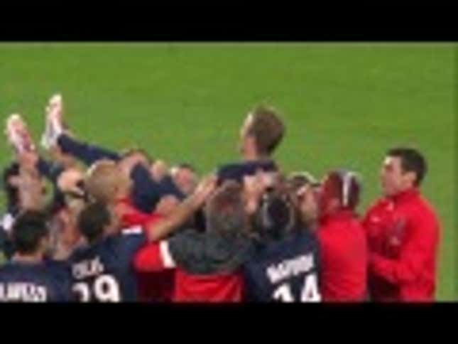 Watch David Beckham Leave The Field For The Last Time In His Career
