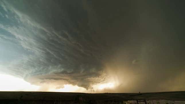Watch A Massive Super Cell Form Over Texas