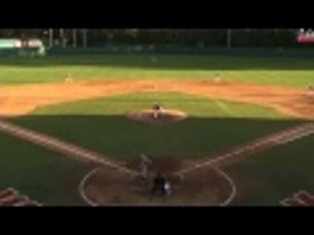 College Outfielder Makes Mind-Bending Diving Catch