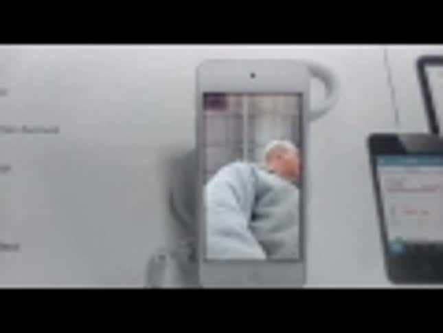Jim Haslett Accidentally Recorded Himself Trying To Turn Off An iPod's Camera At The Apple Store Best Buy
