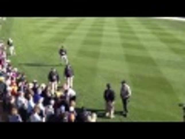 Bill Murray Fed His Divot To A Fan At The Pebble Beach Pro-Am