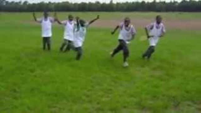 Kenyan Schoolchildren Reenact Game 6 Of The 1986 World Series
