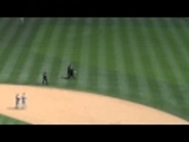 An Idiot On The Field In Detroit Today Tried To High-Five Nick Swisher