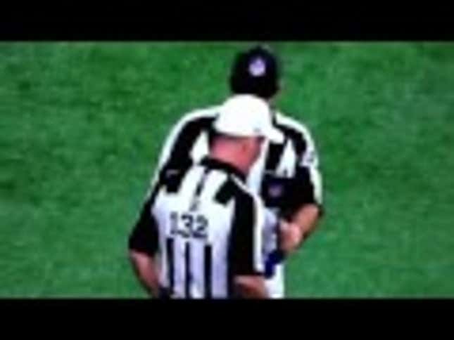 Vince Wilfork Straight Up Told The Refs They Blew A Call In New England's Favor