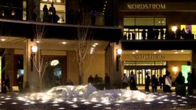 Shopping Mall Fountain One-Ups the Bellagio's Famous Water Works By Shooting Fire