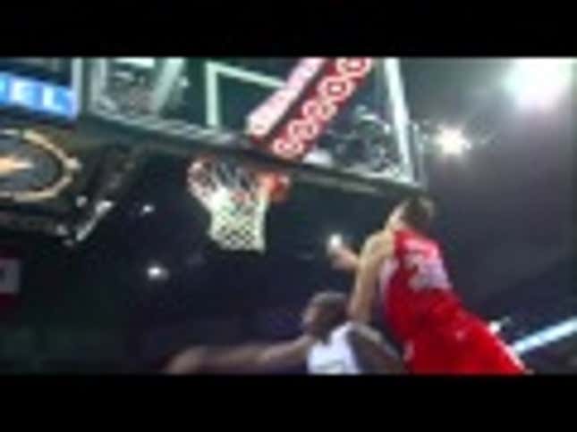 Now, Blake Griffin Is Posterizing Backboards With His Head