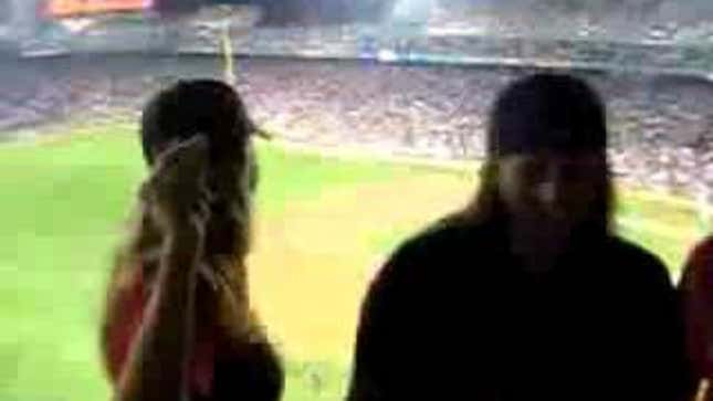 Kelly Clarkson, Drunk At A Red Sox Game Once Again