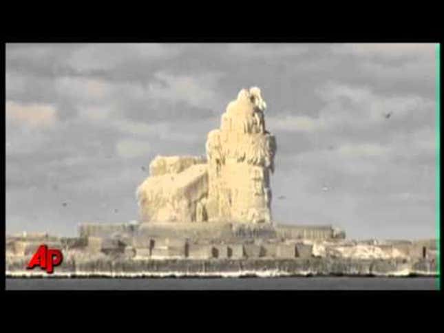 Watch the spray from Lake Erie turn Cleveland into an ice sculpture