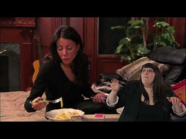 Please Give the Woman Behind "Housewives Sonata" a TV Deal Right Now