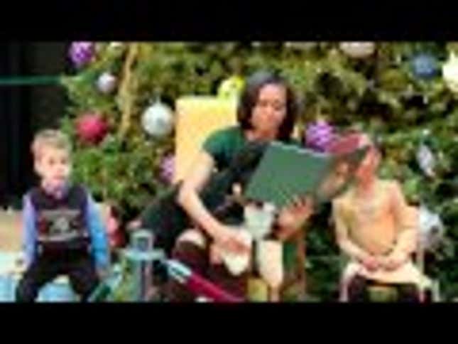 Christmas Leftovers: Michelle and Bo Obama Read <em>'Twas The Night Before Christmas</em> to a Room of Lucky Kids