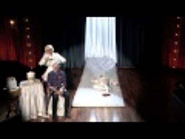 Lindsay Lohan Makes a Surprise Bewigged Appearance on <em>Late Night</em>