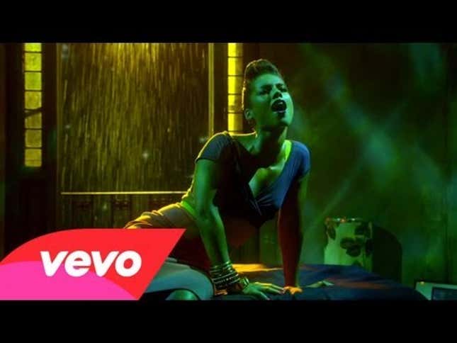 Alicia Keys Still Flammable in "Girl On Fire" Video