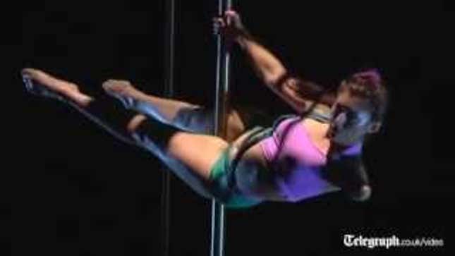 One-Armed Pole Dancer Wins World Title of Pole Dancing