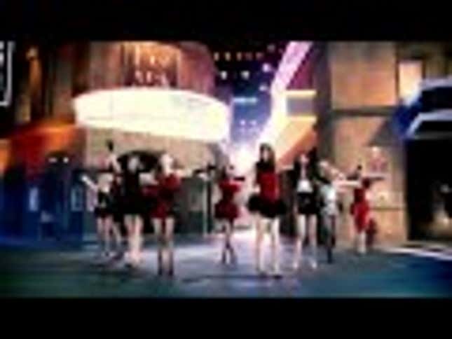 Girl's Generation Returns To Japan With A Trail Of Cameras Behind Them