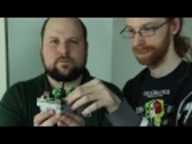 <em>Minecraft</em> Micro World Debuts At <em>LEGO</em> World Copenhagen, Shipping Summer 2012