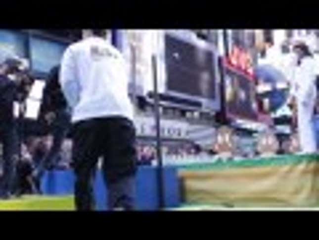 Watch Nintendo Turn Times Square into <em>Super Mario 3D Land</em>