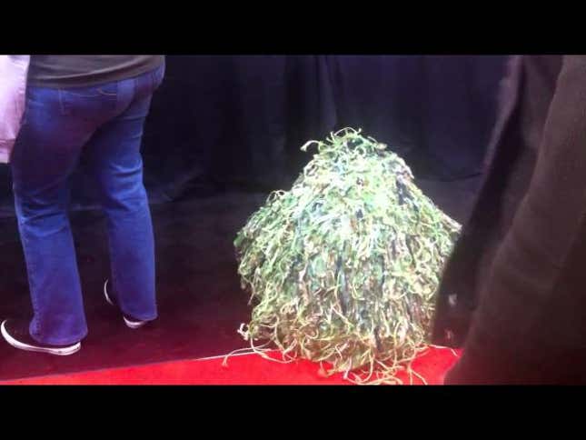 <em>Call of Duty</em>? <em>Battlefield</em>? This is New York Comic-Con's Ghillie Suit Cosplayer