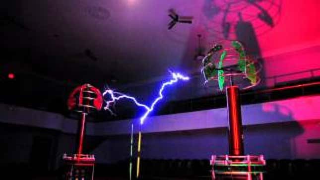 Tesla Orchestra Gives an Electrifying Performance of the <em>Zelda</em> Theme