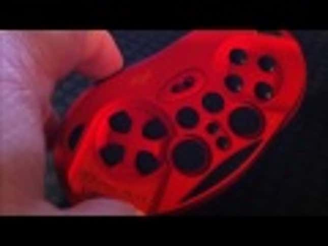 The Chameleon X-1 Wireless Gamepad Mouse Gets It Half Right