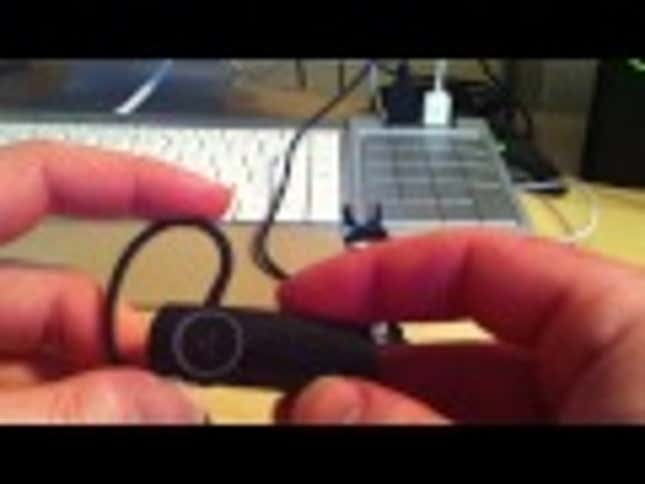 Review: PS3 Wireless Headset Kills Two Birds With a Half-Ounce Stone