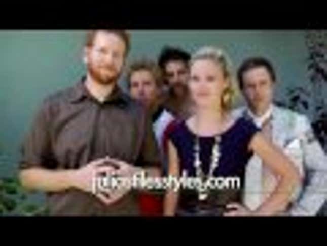 Julia Stiles Mocks Celebrity Fashion Lines, Supermodels