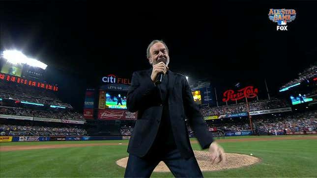 How Fox Faked Crowd Enthusiasm For Neil Diamond Last Night