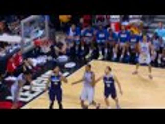 Hey Look, Kent Bazemore Is Also Good At Dunking
