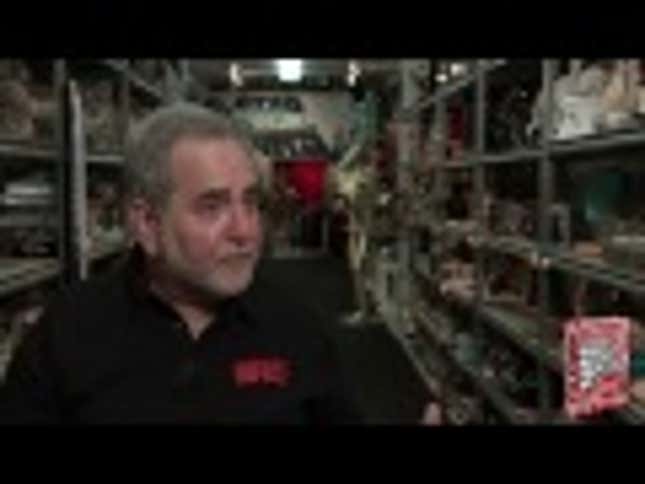 World's Largest <em>Star Wars</em> Collection Includes a Working Cantina