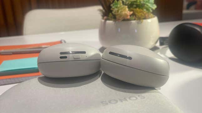 Image for article titled Sonos Ace Review: A Beautiful Yet Lacking Pair of Headphones