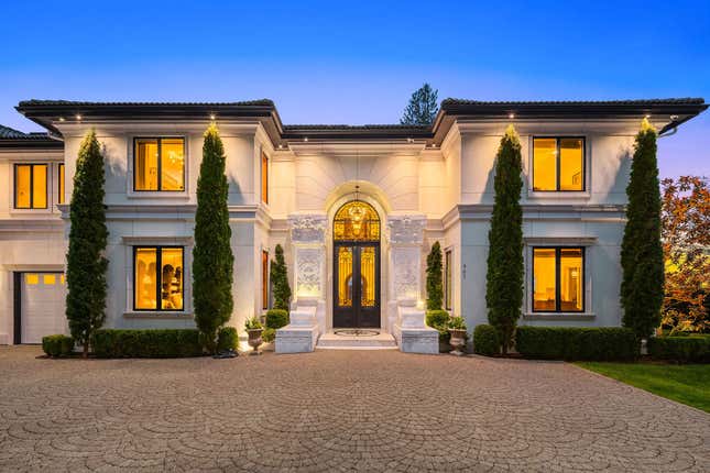 Image for article titled A Look Inside Russell Wilson and Ciara's $31 Million Washington Mansion