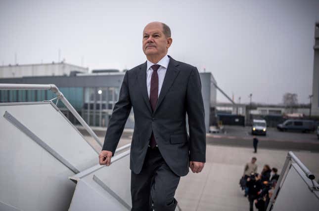 German Chancellor Olaf Scholz boards a plane at the military section of Berlin Brandenburg Airport to fly to the USA, in Schönefeld, Germany, Thursday, Feb. 8, 2024. Scholz pushed for further U.S. and European aid for Ukraine as he set off Thursday for a visit to Washington, declaring that it&#39;s time to send Russian President Vladimir Putin a “clear signal” that the West won&#39;t let up on supporting Kyiv. Scholz is due to meet members of the U.S. Congress on Thursday and President Joe Biden on Friday. (Michael Kappeler/dpa via AP)