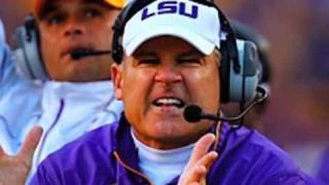 Les Miles Explains Why He Claps Like A Weirdo