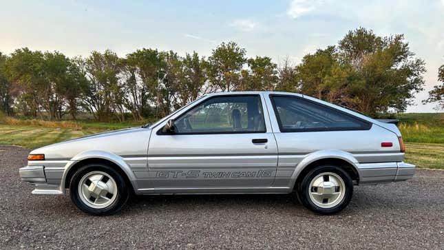 Toyota Corolla GT-S 1985 à un prix avantageux