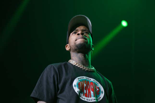  Tory Lanez performs on stage at Prudential Center on September 13, 2019 in Newark, New Jersey.