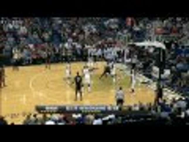Greg Oden Dunked!