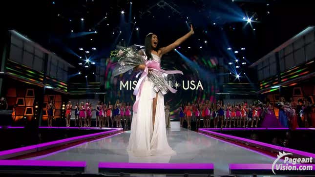 Image for article titled In Another Possible Black Pageant Queen Streak, Breanna Myles Is Crowned Miss Teen USA