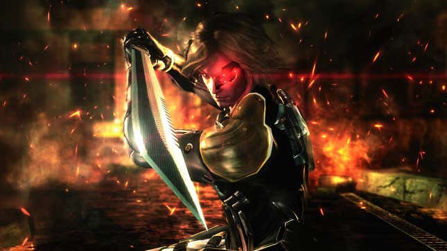 Metal Gear Rising: Revengeance-Protagonist Raiden bewaffnet sein Schwert, sein linkes Auge leuchtet rot, während im Hintergrund Dinge explodieren.