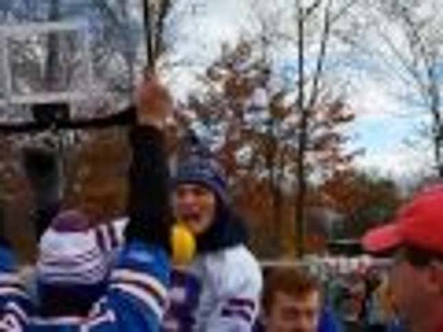 Bills Fans Posterize Scores Of Opposing Fans In Parking Lot