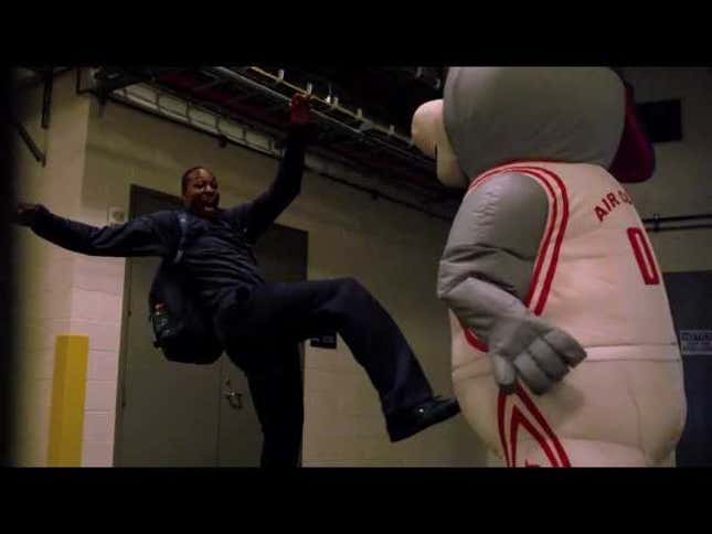 Houston Rockets Get The Crap Scared Out Of Them By Their Own Mascot
