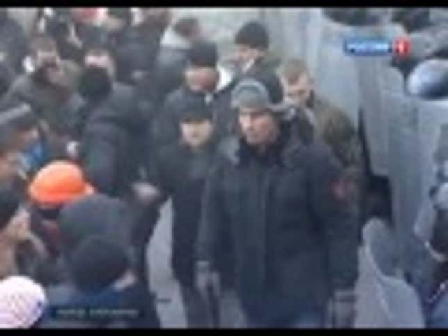 Vitali Klitschko Sprayed With Fire Extinguisher During Kiev Protests