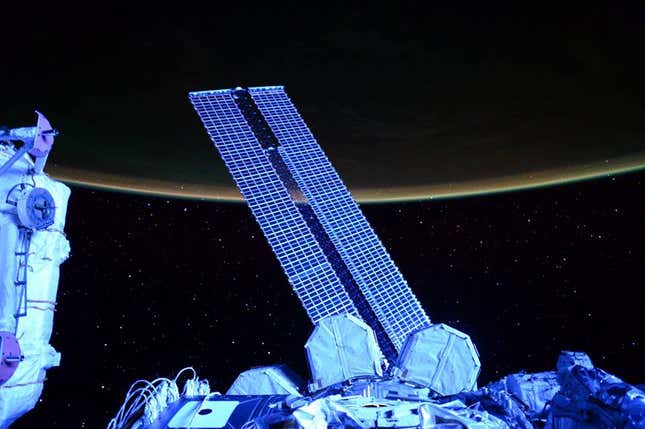 Image for article titled Beautiful new photos by NASA astronaut Scott Kelly make the Earth look strangely alien