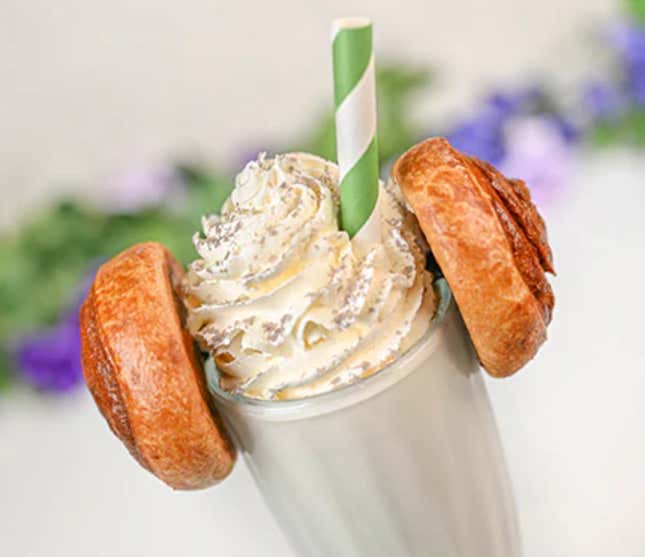 Image for article titled All the Out of This World Star Wars Snacks Coming to Disney Parks