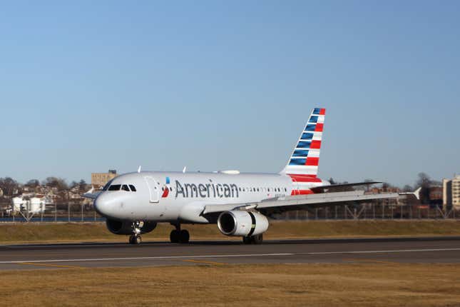 Image for article titled A guy wouldn&#39;t get off an American Airlines flight even though his head was bleeding