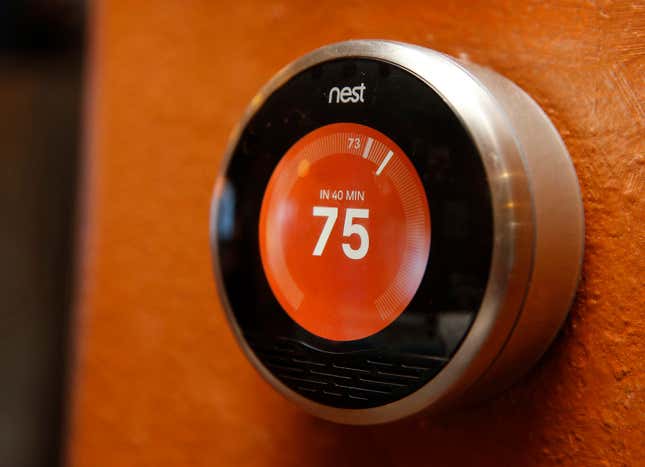 A Nest thermostat is installed in a home in Provo, Utah, January 15, 2014. Google Inc took its biggest step to go deeper into consumers&#039; homes, announcing a $3.2 billion deal January 13, 2014 to buy smart thermostat and smoke alarm-maker Nest Labs Inc, scooping up a promising line of products and a prized design team led by the &quot;godfather&quot; of the iPod. REUTERS/George Frey (UNITED STATES - Tags: BUSINESS SCIENCE TECHNOLOGY) - RTX17ON5