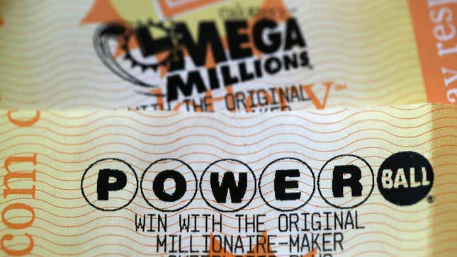 Image for article titled Powerball Up to $900 Million After No Winner Was Drawn This Weekend [Update: It&#39;s Now $1 Billion]