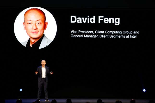 David Feng spricht auf der Bühne des Mobile World Congress