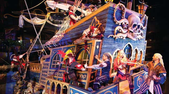 Pirates Voyage dinner theater features battling pirates