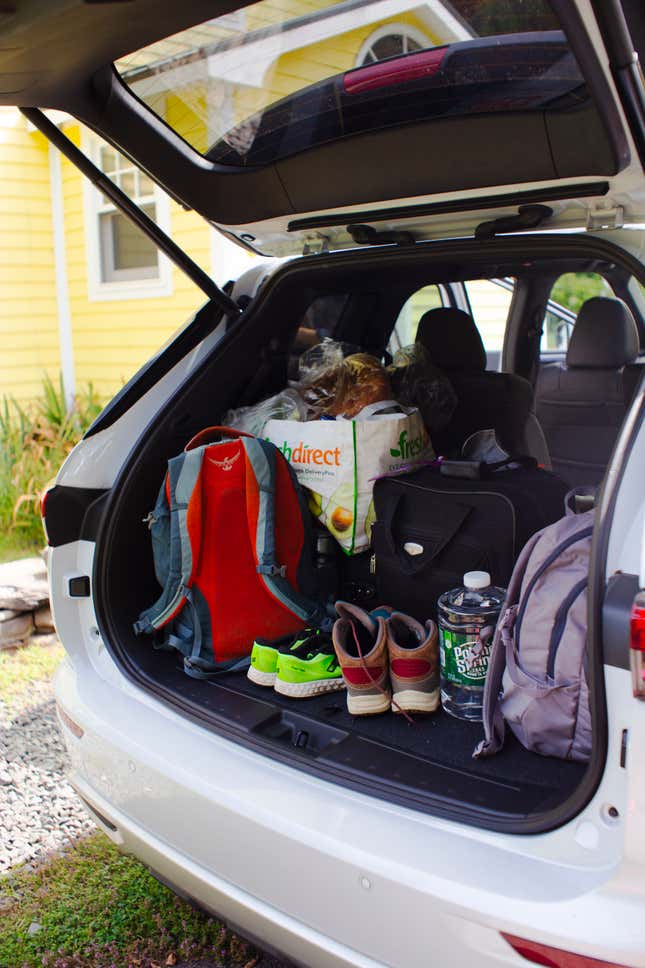 Image for article titled I Have No Idea How The Mitsubishi Outlander Is $10,000 Cheaper Than A Kia Telluride